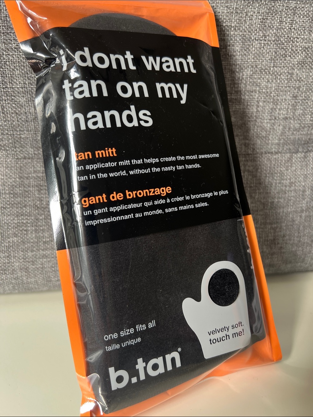 b.tan Velvet Self-Tan Mitt — Black